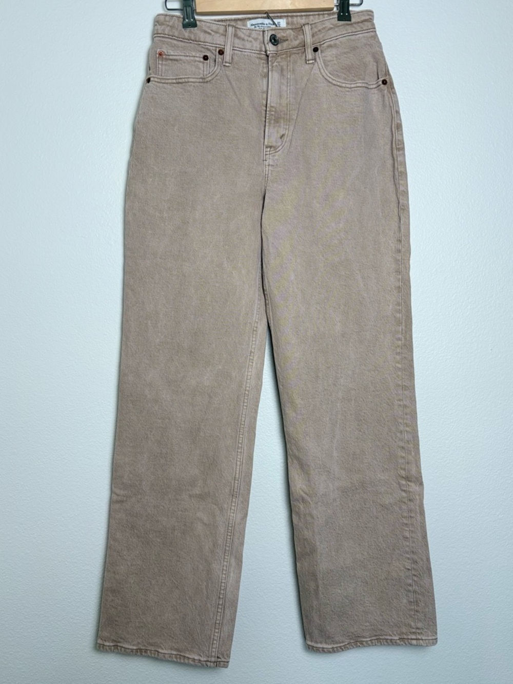 Abercrombie & Fitch Curve Love '90s High-Rise Relaxed Jeans in Beige Size 27/4r